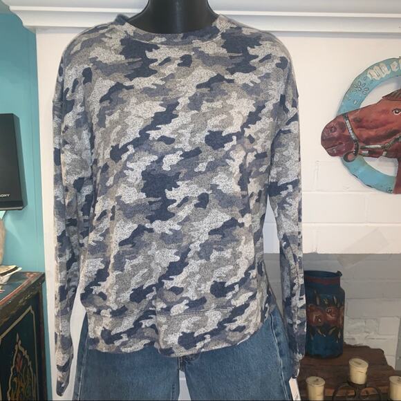 NWT BLUE GRAY CAMO CAMOUFLAGE OVERSIZED SWEATSHIRT JUMPER HI LOW YOGA xs - Picture 2 of 7